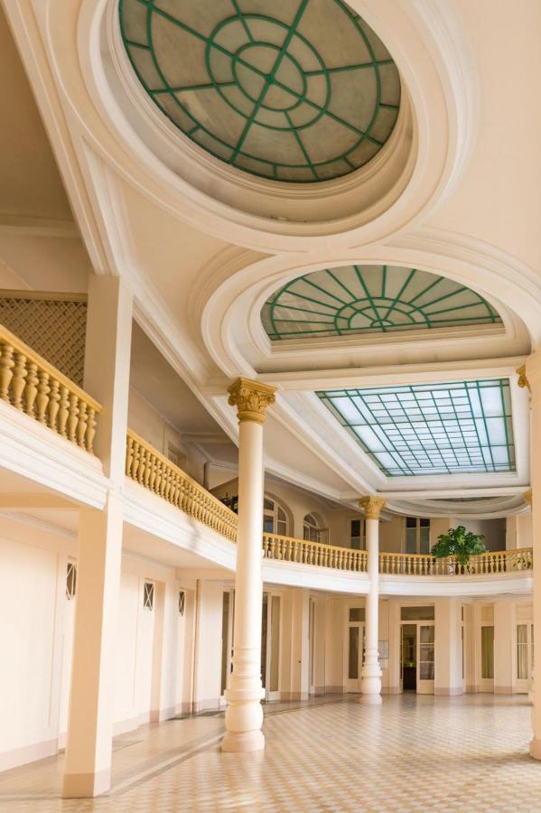 L Incomparable - International Palace Vichy Exterior foto